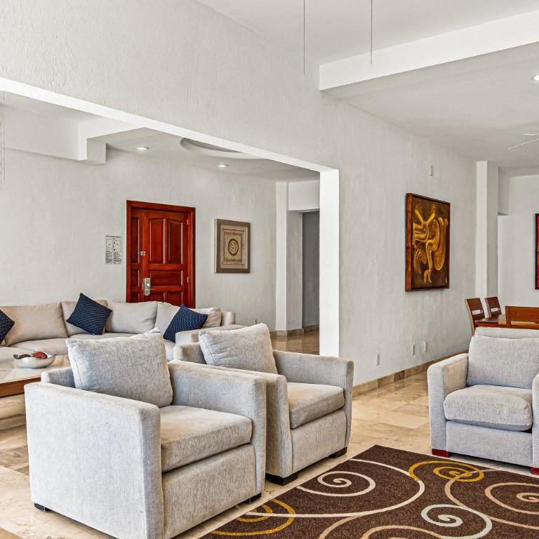 Elegant oceanview suite with heated pool, private hot tub & terrace dining - Vacation Home - 5
