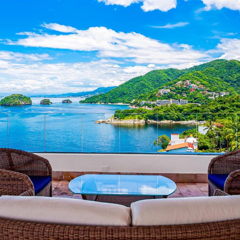 Exquisite waterfront condo with amazing pool, balcony & W/D - Vacation Home - 26