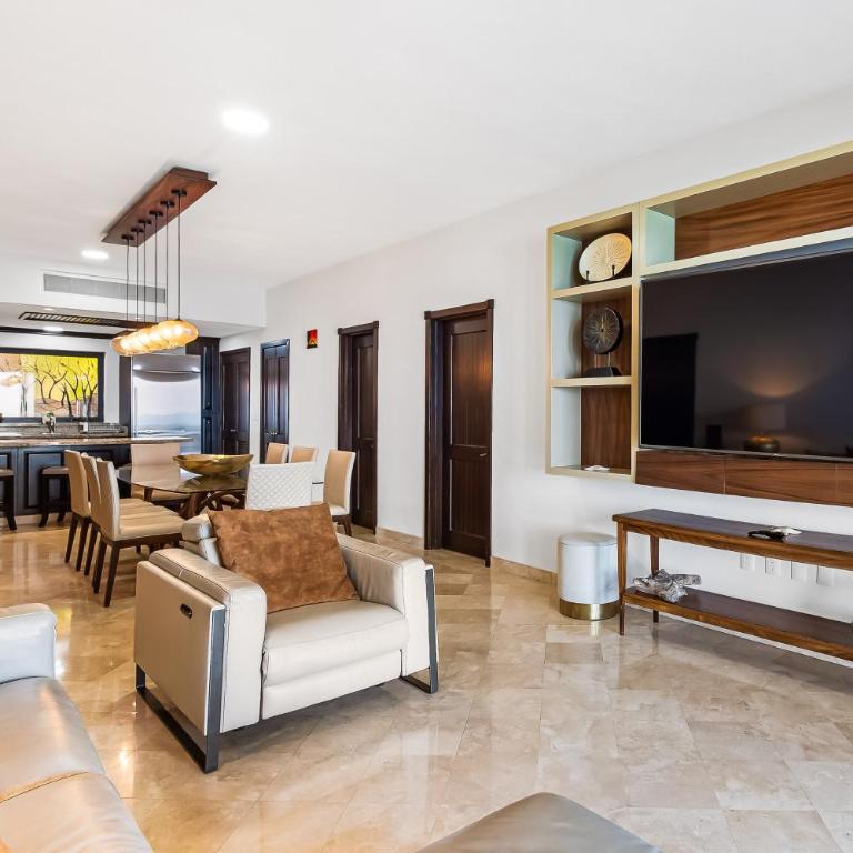 Cozy beachfront apartment with stunning ocean views and resort amenities - Vacation Home - 10