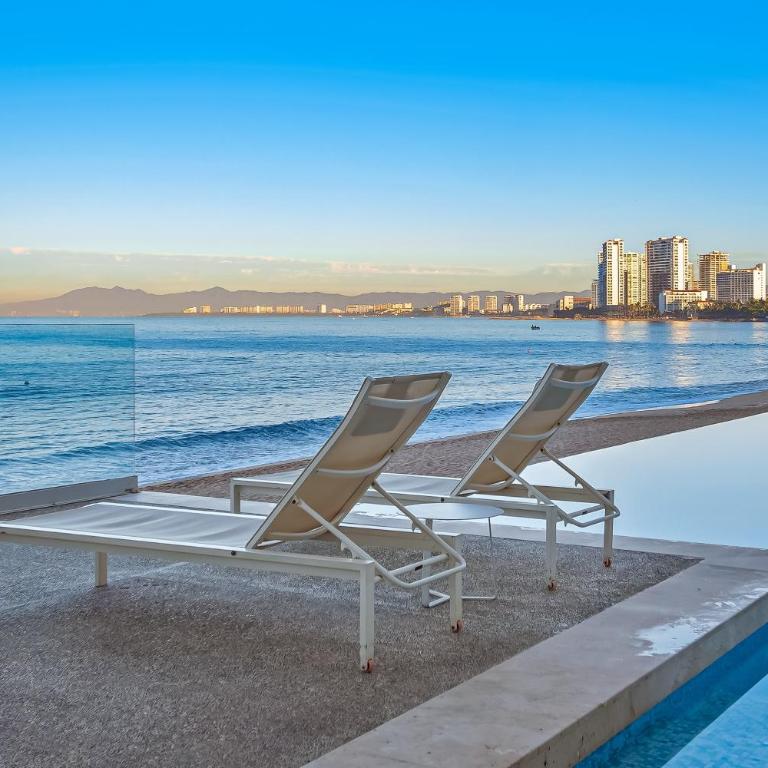 Modern oceanfront studio with breathtaking sunsets, heated pools & beach access - Casa - 37