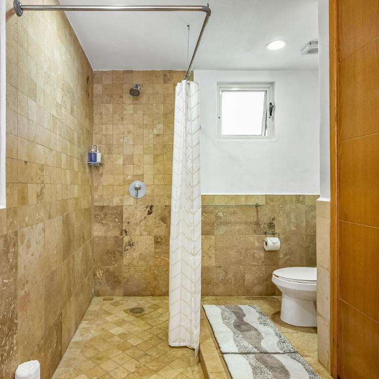 Spacious apartment with ocean views, pool & balcony - Casa - 26