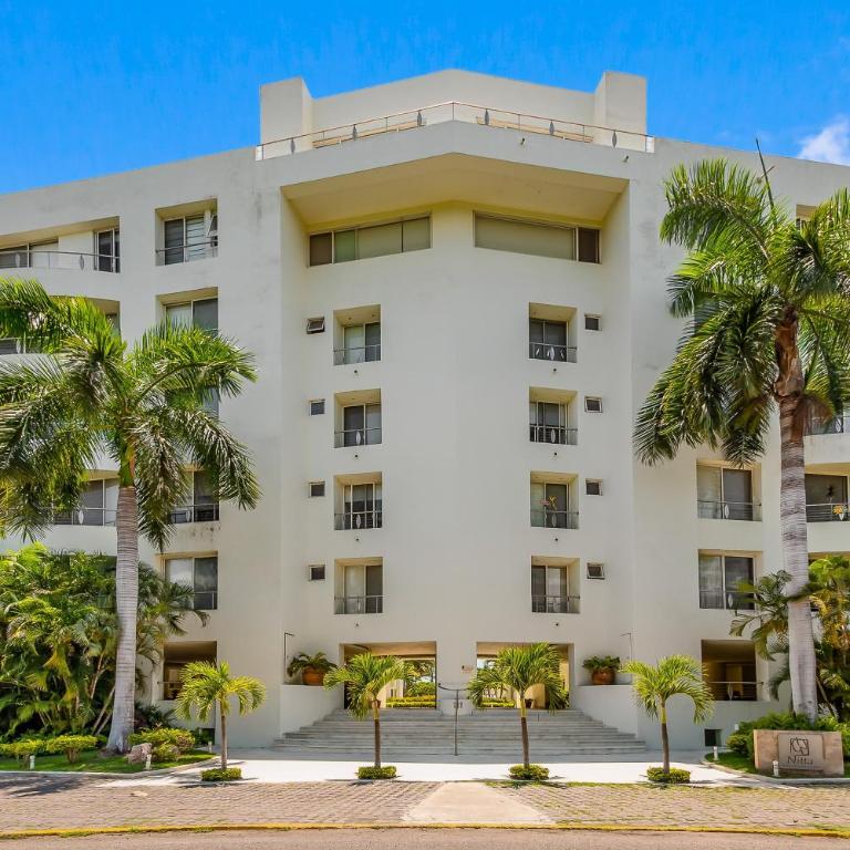 Bright coastal apartment with pool, balcony & beach access close by - Casa - 42