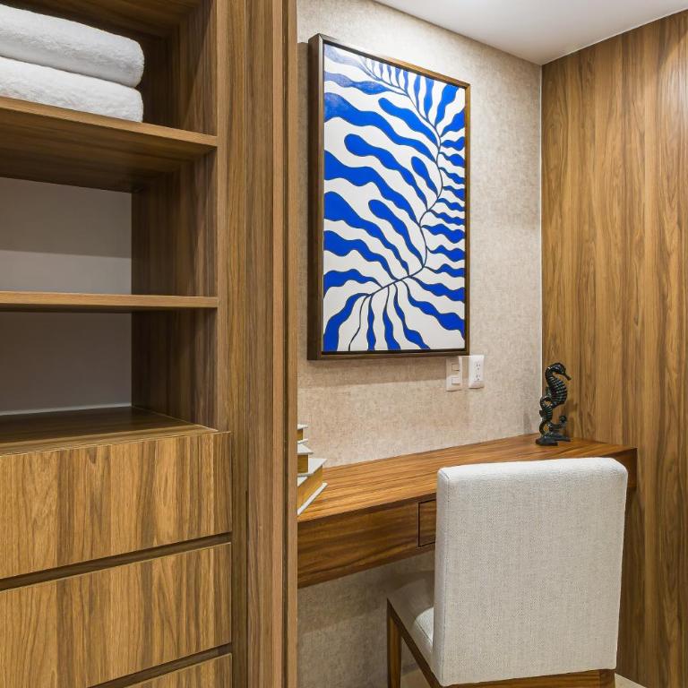 Stylish oceanfront condo with infinity pool, rooftop deck & beach access - Vacation Home - 20