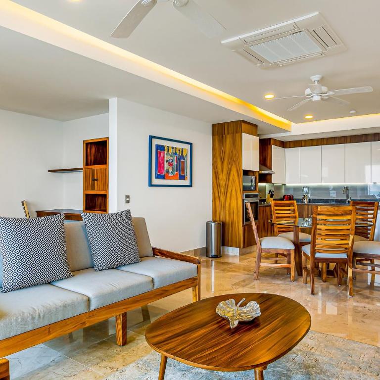 Exquisite waterfront condo with amazing pool, balcony & W/D - Vacation Home - 8