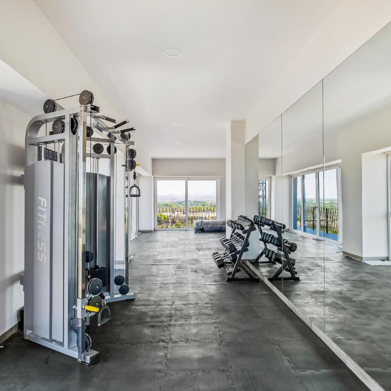 Resort condo with balcony, scenic view, rooftop pool, & well-equipped kitchen - Casa - 25