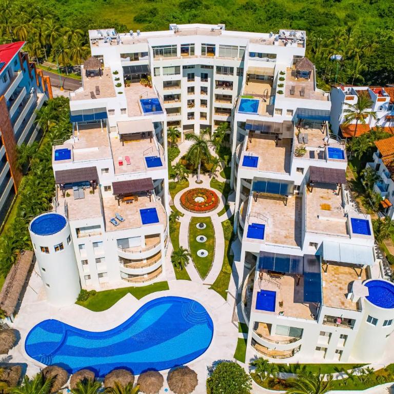 Spacious apartment with ocean views, pool & balcony - Casa - 38