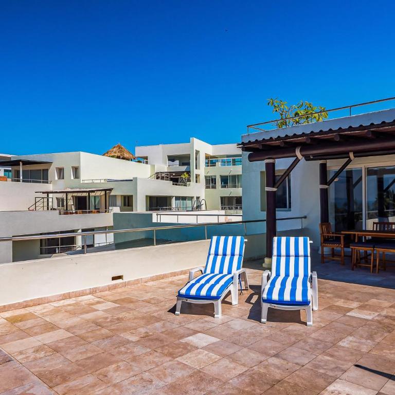 Ocean-view condo with private rooftop pool, terrace, & resort-style pool - Casa - 20