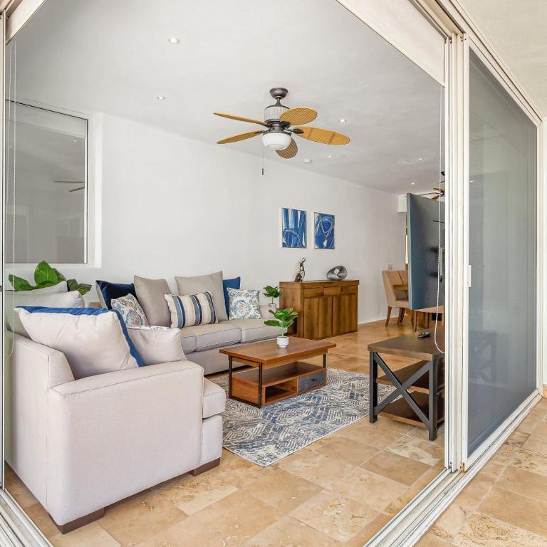 Ocean-view condo with resort pool & sundeck - Casa - 7