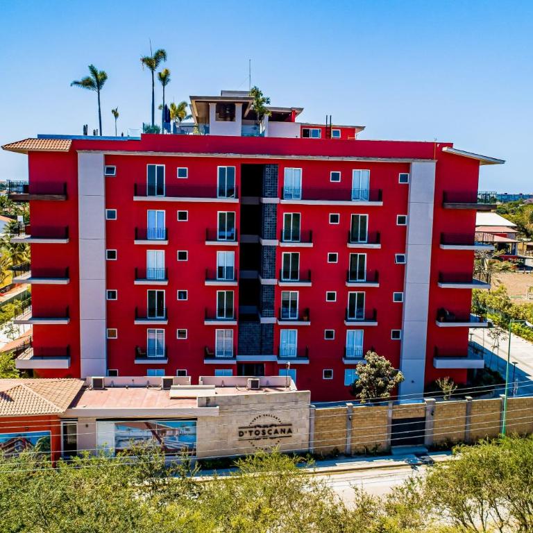 Mountain-view apartment near beach with balcony, rooftop pool, gym, & Ping-Pong - Casa - 1