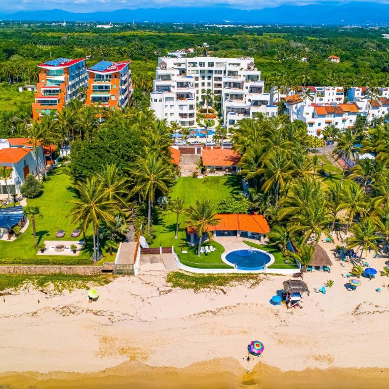 Spacious apartment with ocean views, pool & balcony - Casa - 41