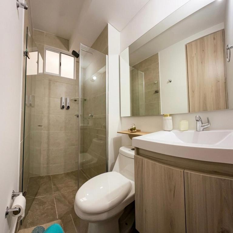 Coastal Breeze Escape Apartment - Two-Bedroom Deluxe Apartment - 19
