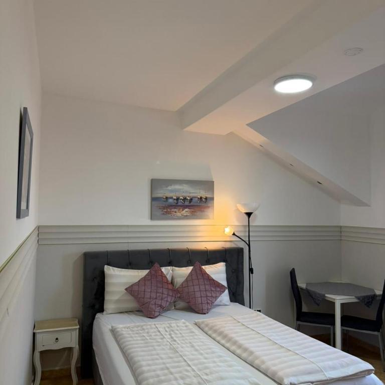 Apartmani Tamara - Apartman sa 1 Spavaćom Sobom, Balkonom i Pogledom na Planine (4 Odrasle Osobe) - 3
