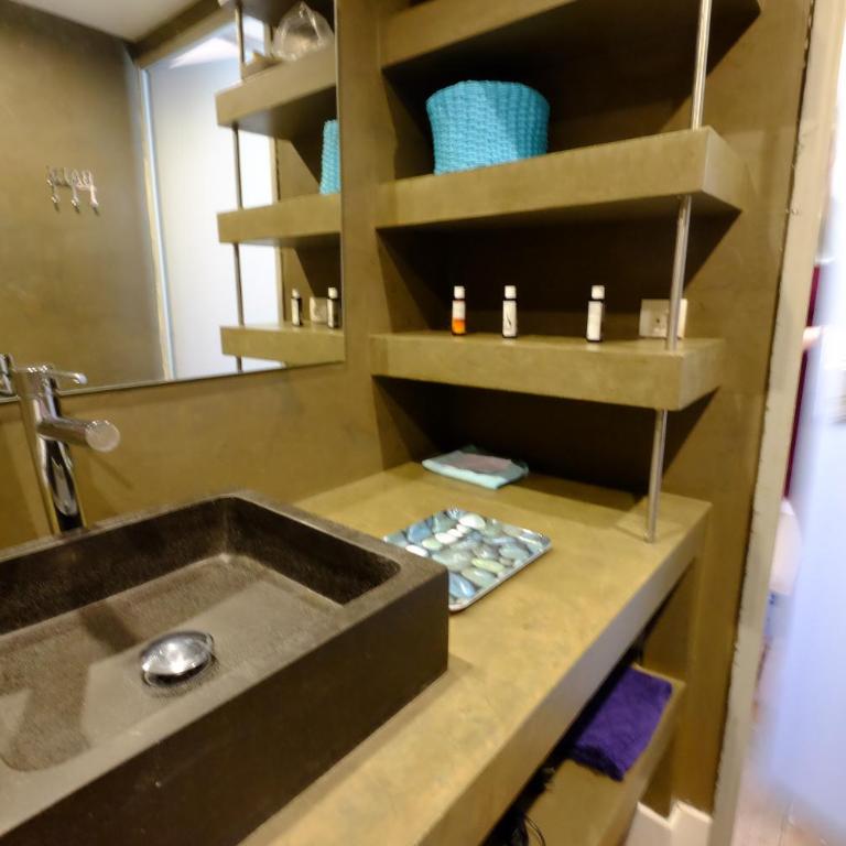Superbe T3 duplex parking privé gratuit sur place - Appartement - 8