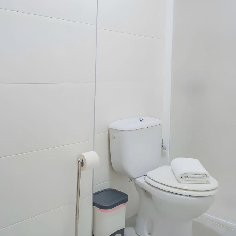 Moderno Apartamentos con Garaje Balcones y Aire solo familias y parejas - Apartamento - 20