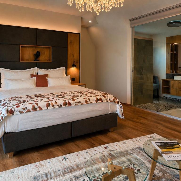 KOASA HOF Bed and Breakfast - Queen Room - Disability Access - 1