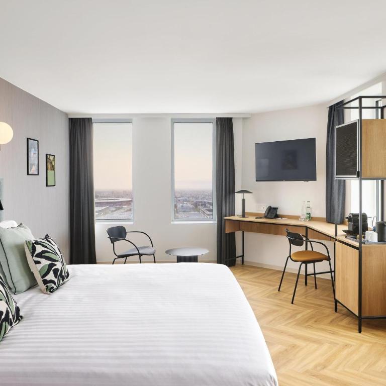H4 Wyndham Paris Pleyel - Suite Junior con cama extragrande y vistas a la Torre Eiffel - 3