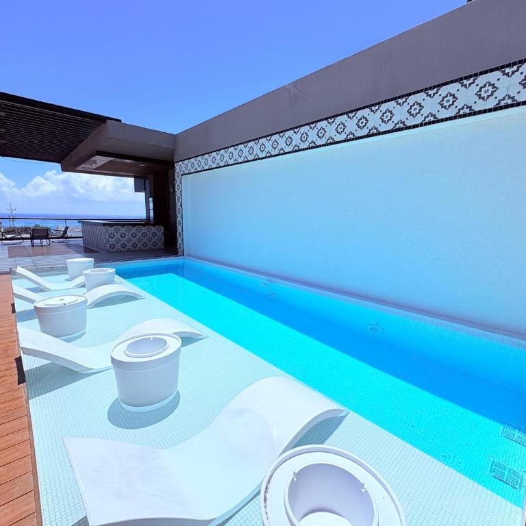 Queen Suite Oasis Just Minutes from the Beach - Deluxe King Studio - 5