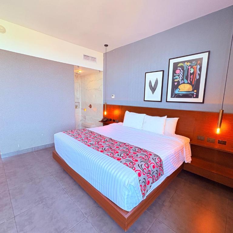 Queen Suite Oasis Just Minutes from the Beach - Deluxe King Studio - 34