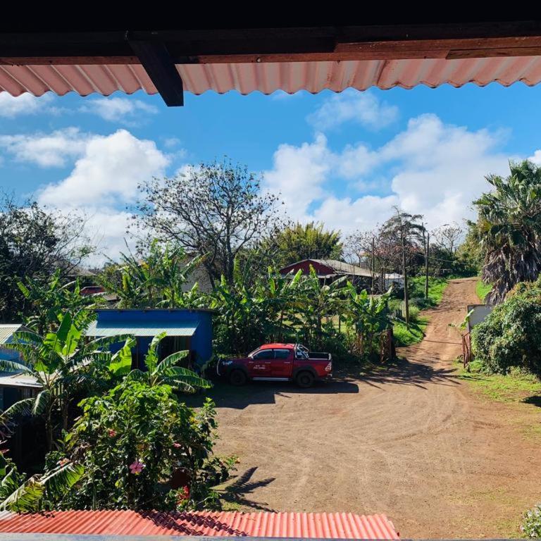 Hostal y Cabañas Pua Vaenga - Deluxe Double Room with Balcony and Sea View - 4
