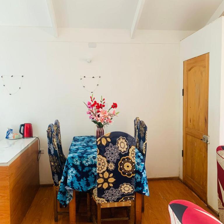 Hostal y Cabañas Pua Vaenga - Standard Double Room with Shared Bathroom - 2