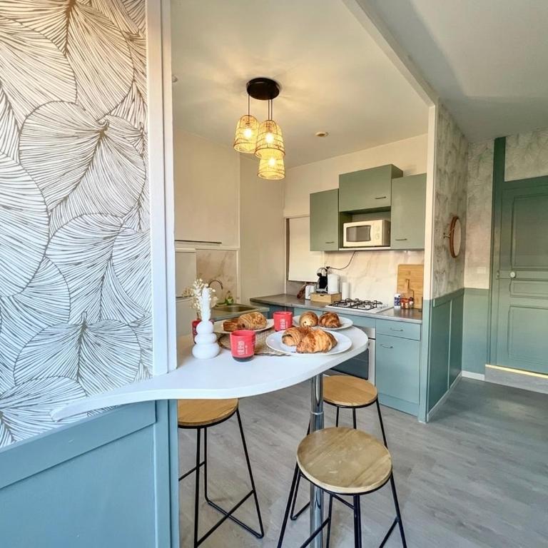 Doux Pavillon L'Emeraude - 8 min Gare - Tramway Centre-ville - Appartamento con 2 Camere da Letto - 1