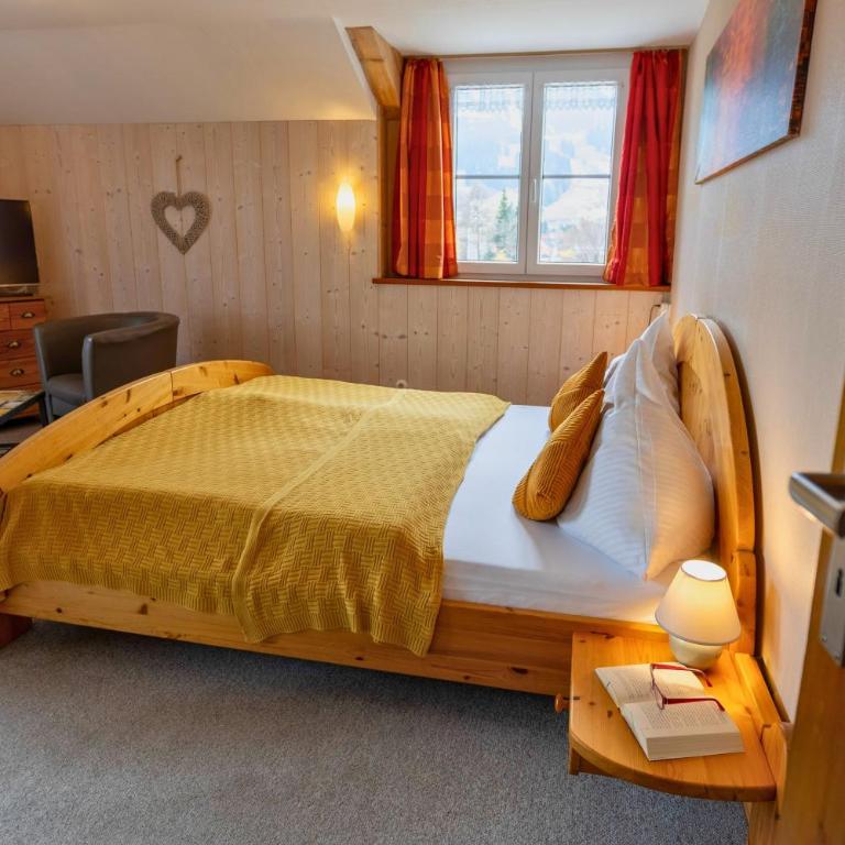 Haus Hindelang - 2 FeWos mit Zugspitzblick, inkl Königscard, gratis Parken & WLAN, Self Check-In, 5 Minuten ins Zentrum - Apartment mit Aussicht und Balkon - 15