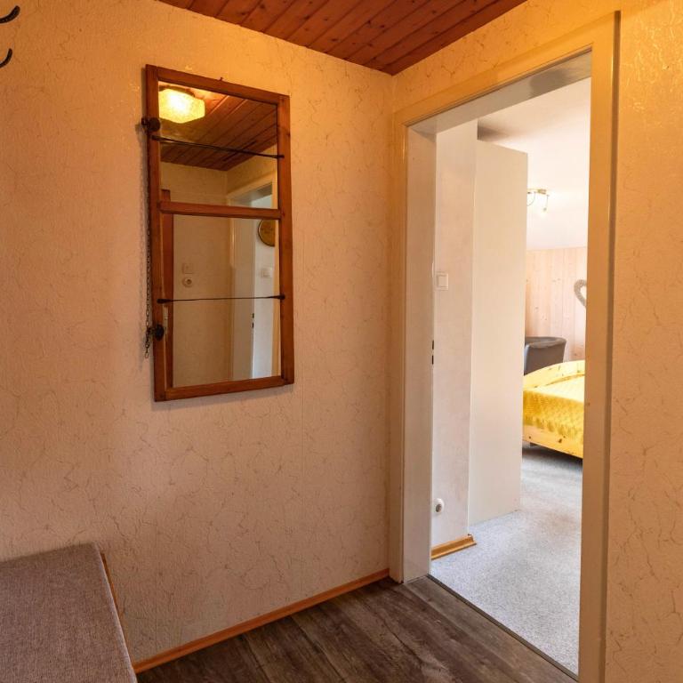 Haus Hindelang - 2 FeWos mit Zugspitzblick, inkl Königscard, gratis Parken & WLAN, Self Check-In, 5 Minuten ins Zentrum - Apartment mit Aussicht und Balkon - 27