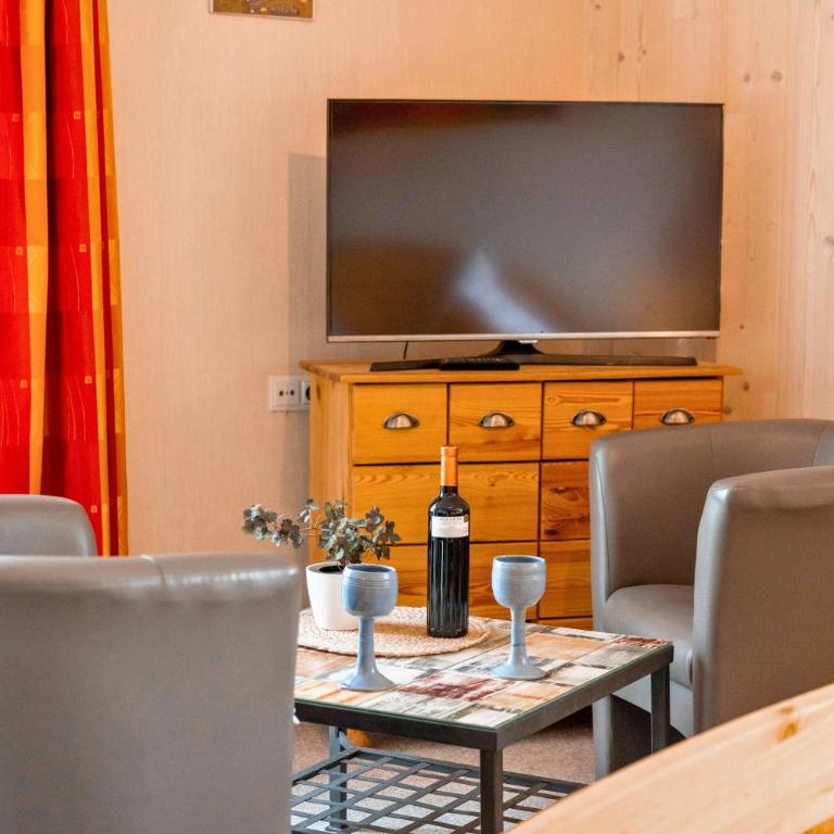 Haus Hindelang - 2 FeWos mit Zugspitzblick, inkl Königscard, gratis Parken & WLAN, Self Check-In, 5 Minuten ins Zentrum - Apartment mit Aussicht und Balkon - 23