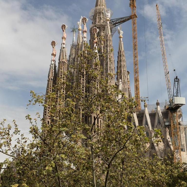 Lovely flat at Sagrada Familia - Two-Bedroom Apartment with Balcony - 17