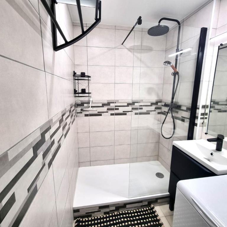 Le TERMINUS - Two-Bedroom Apartment - 15