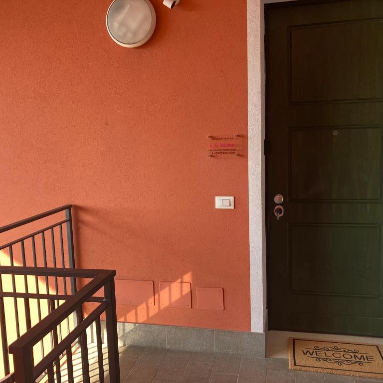 L G House - Two-Bedroom Apartment with Pool View - 29