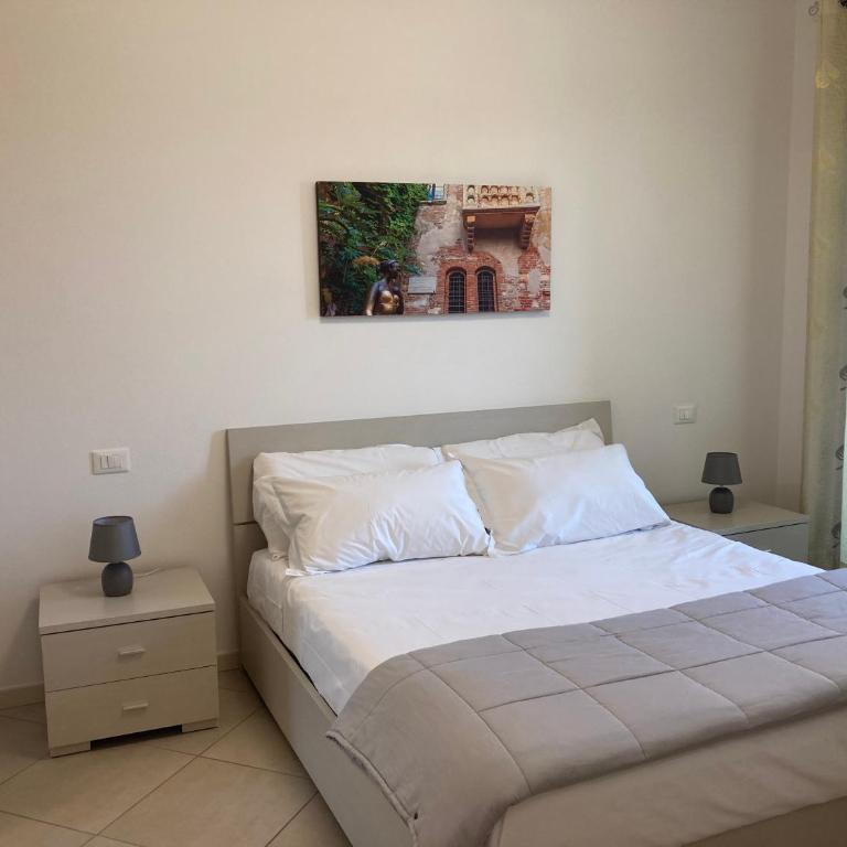 L G House - Two-Bedroom Apartment with Pool View - 9