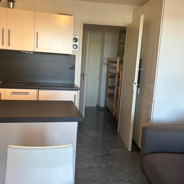 Apartment in Residence with Swimming Pool and direct beach access - Apartment - 3