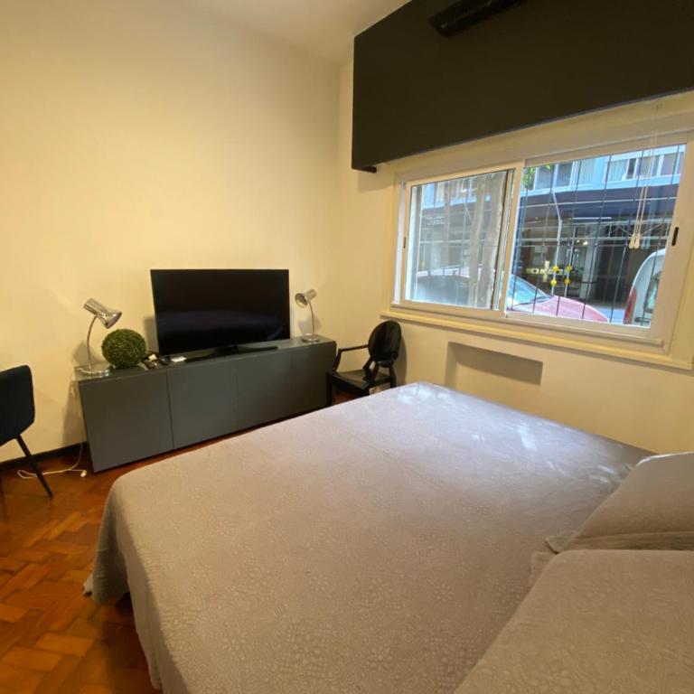 Black Montevideo - One-Bedroom Apartment - 8