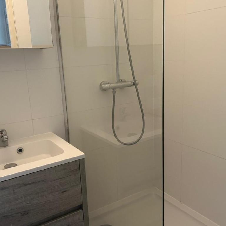 Apartment in Residence with Swimming Pool and direct beach access - Apartment - 8
