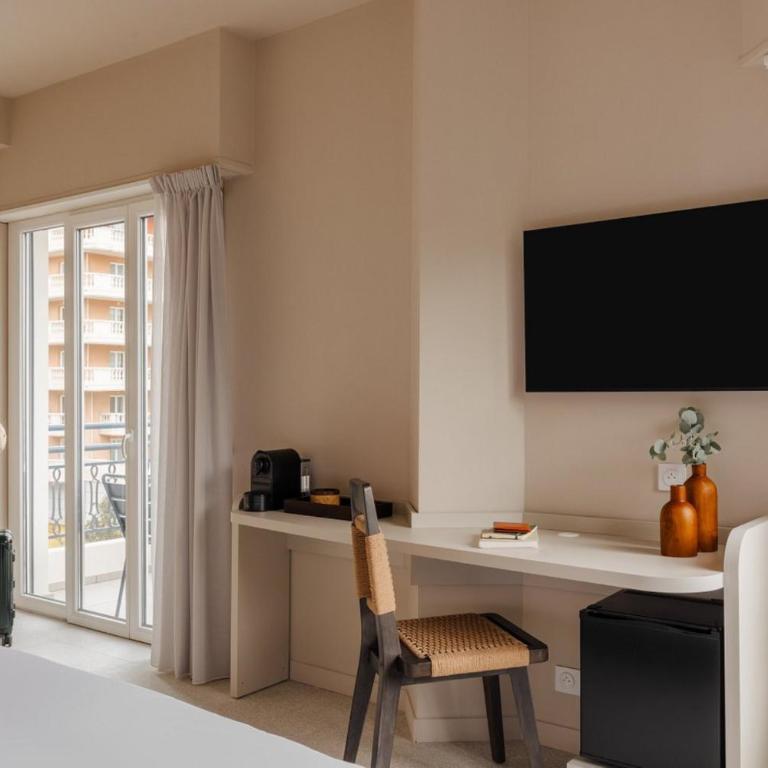Crisol Promenade - Superior Double Room with Extra Bed and Sofa Bed - 4