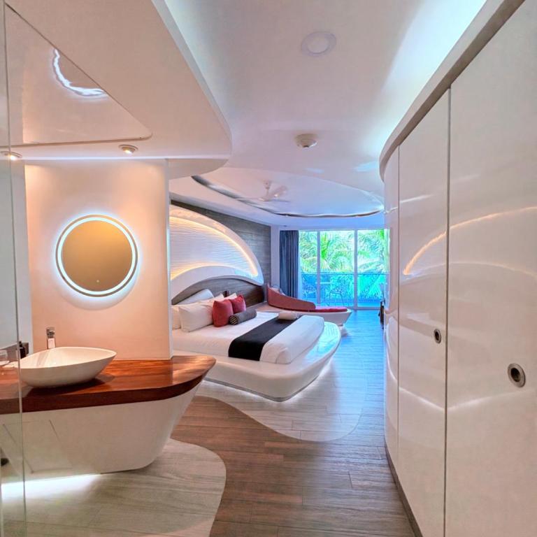 Luxury Beachfront Escape at The Carmen Hotel - King Suite with Ocean View - 23