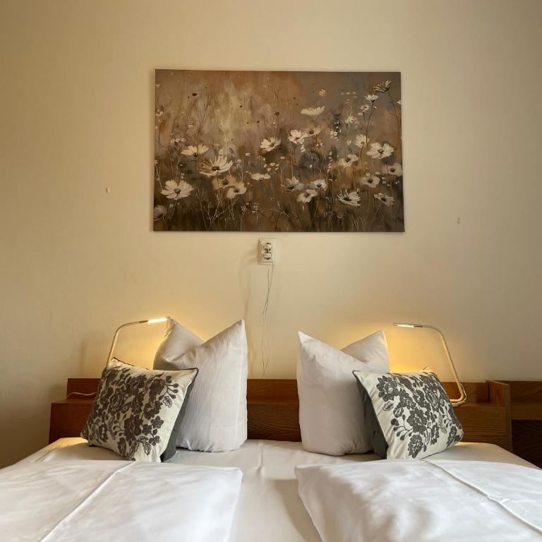 Zur goldenen Krone - Dreibettzimmer mit eigenem Bad - 1