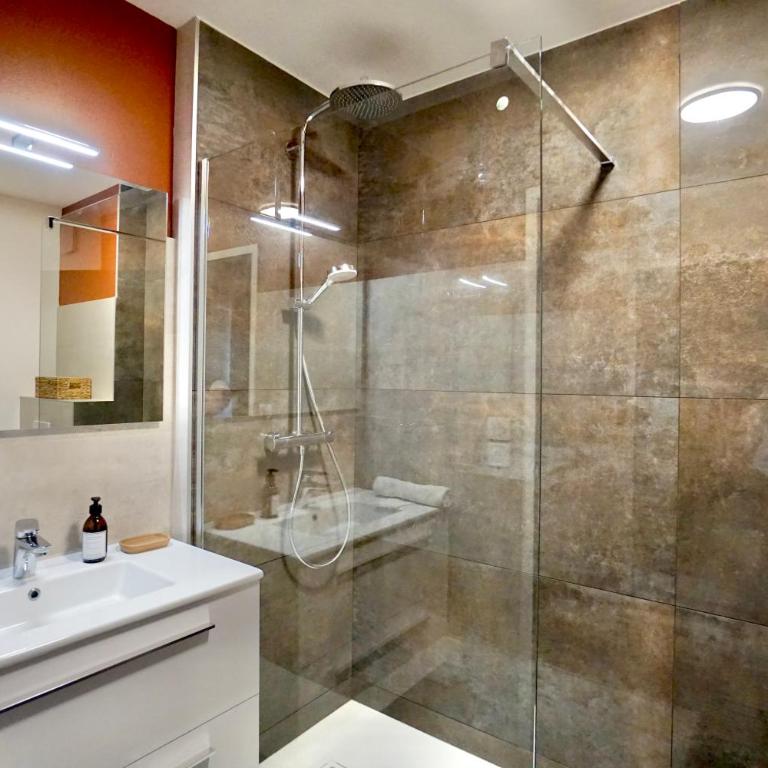 Latitude Bleue -parking-centre ville - Appartement 1 Chambre - Vue sur Ville - 16