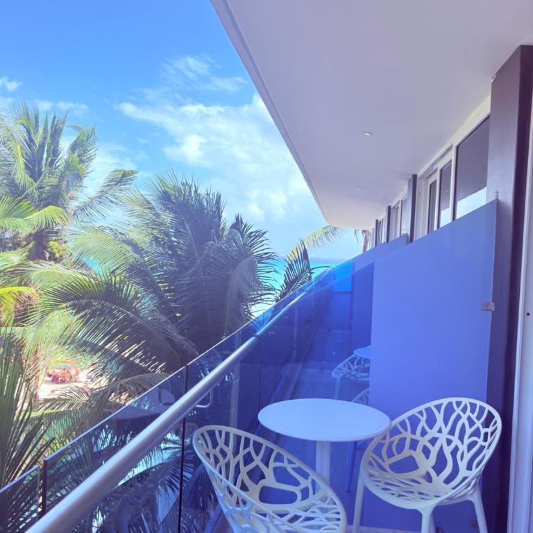 Oceanfront King Suite with Stunning Ocean View - Studio with Sea View - 28
