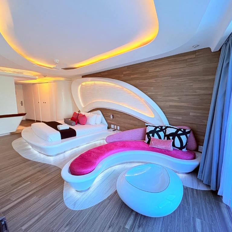Oceanfront King Suite with Stunning Ocean View - Studio with Sea View - 11