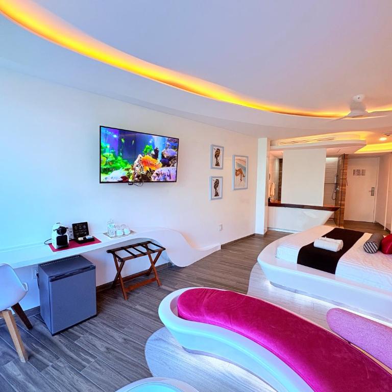 Oceanfront King Suite with Stunning Ocean View - Studio with Sea View - 3
