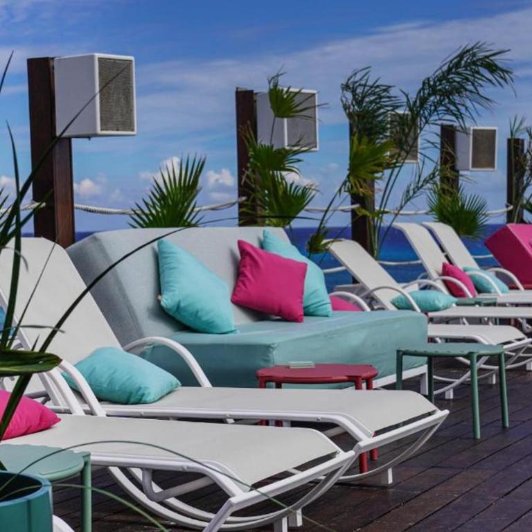 Oceanfront King Suite with Stunning Ocean View - Studio with Sea View - 39