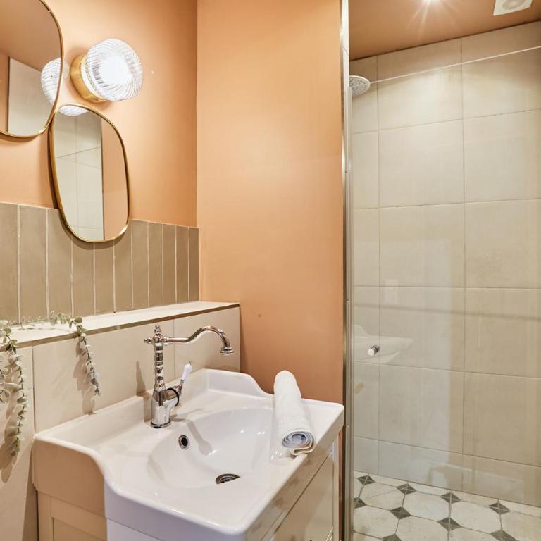 Residence centre de Paris by Studio prestige - Chambre Familiale avec Douche - 12