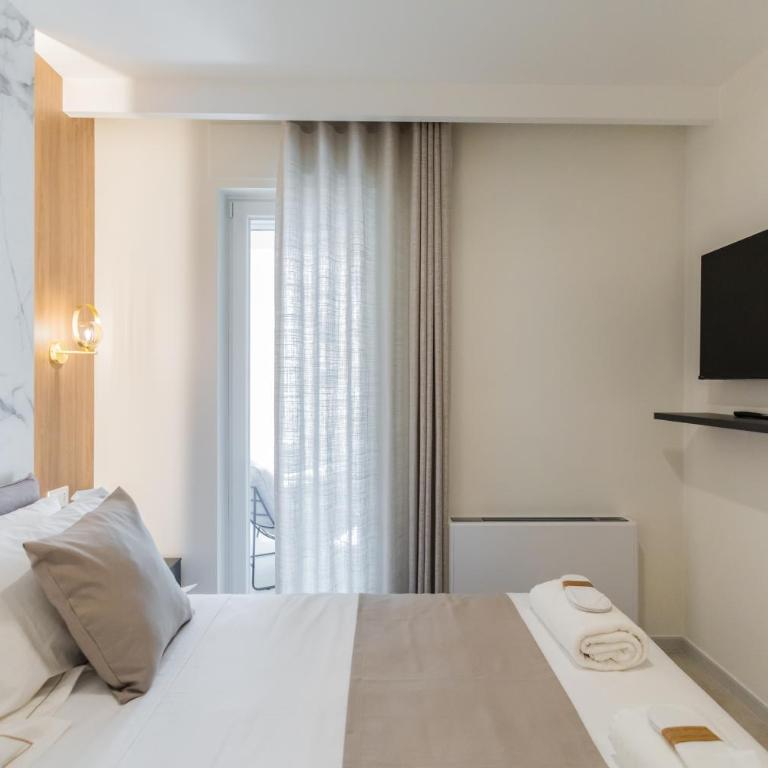 Campo's Guest House Airport - Double Room with Balcony - 17
