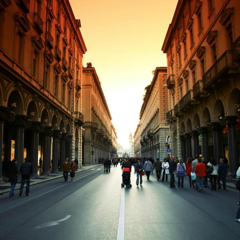 Central Torino Apartment with Balcony Walk to Porta Nuova & Metro - One-Bedroom Apartment - 19