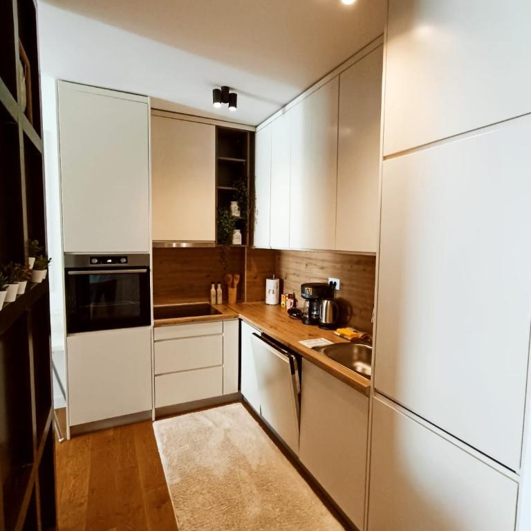 LuxApart Vrbanjusa Old City Centar free garage - Deluxe Apartment - 12
