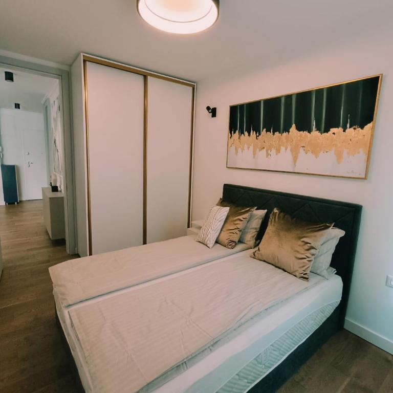 LuxApart Vrbanjusa Old City Centar free garage - Deluxe Apartment - 17