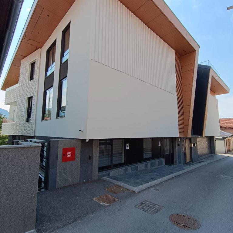 LuxApart Vrbanjusa Old City Centar free garage - Deluxe Apartment - 1