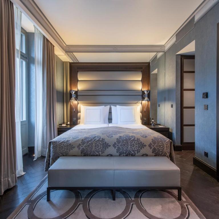 Royal Savoy Hotel & Spa - Savoy Suite - 2